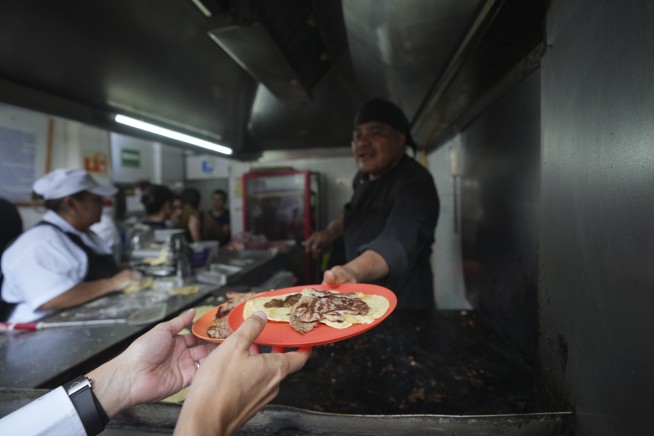 The first Mexican taco stand to get a Michelin star is a tiny business where the heat makes the meat