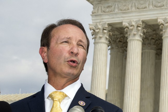 Federal judge blocks Biden's pause on new oil, gas leases