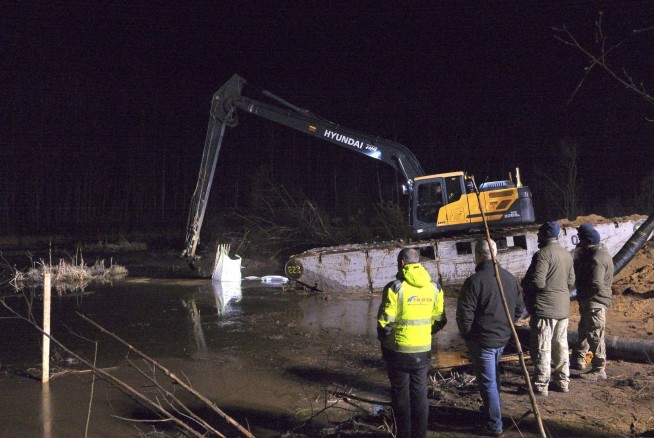 In Lithuania, 3 US soldiers found dead in an armored vehicle. 1 is still missing.