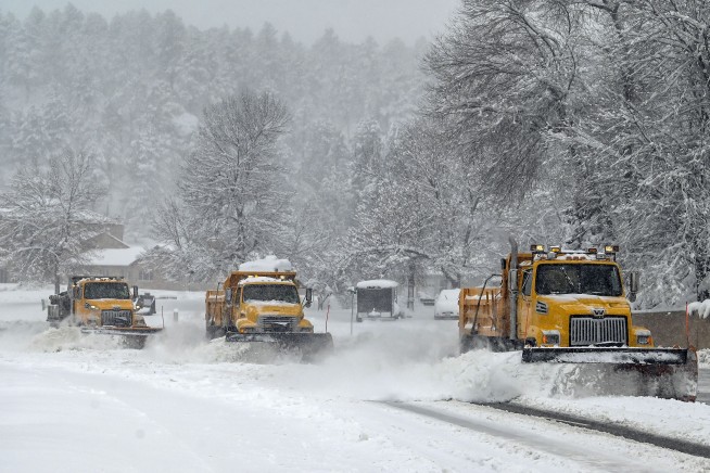 Severe storms including hail, tornadoes hit Midwest, South