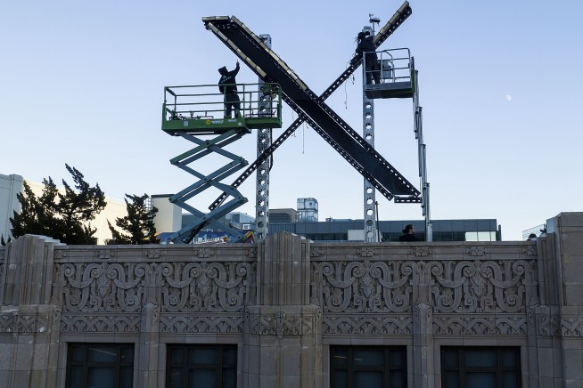 'X' logo installed atop Twitter building, spurring San Francisco to investigate permit violation