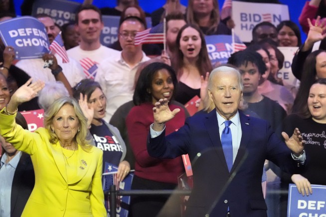 Biden extends State of the Union invitation to a Texas woman who sued to get an abortion and lost