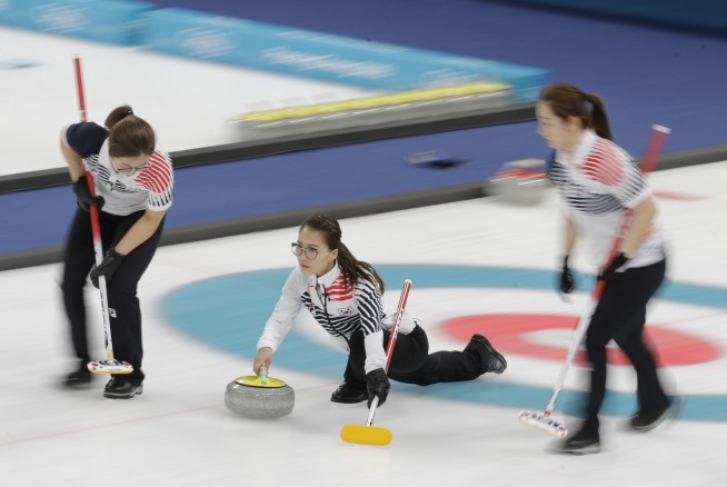 The Latest: Russian prime minister congratulates hockey team