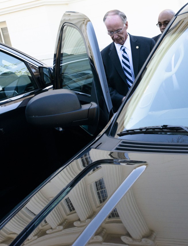 The Latest: Alabama governor resigns after plea deal