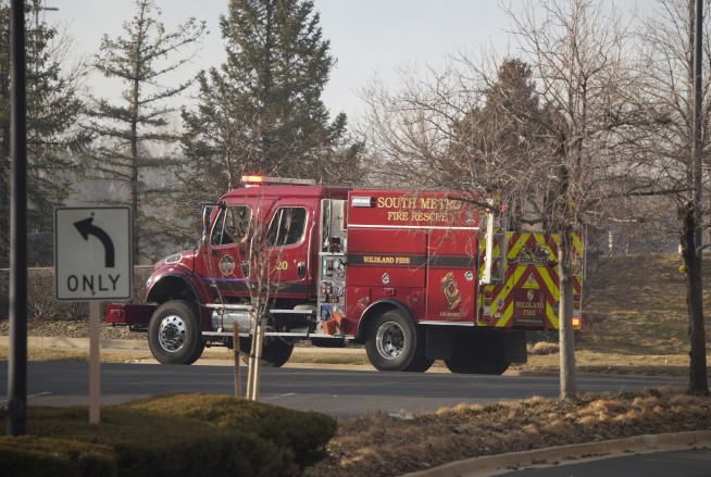 Colorado wildfires burn hundreds of homes, force evacuations