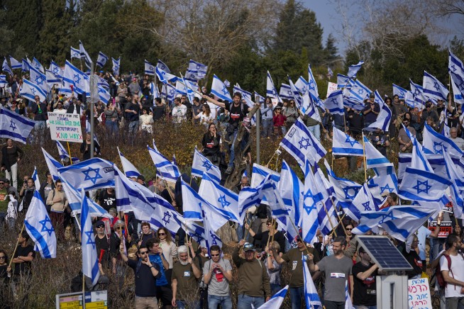 Israeli government advances judicial overhaul despite uproar