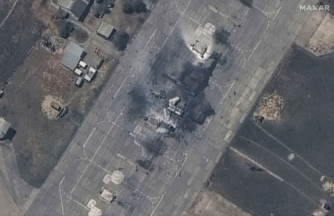 Ukraine says it has checked Russia's offensive in a key town, but Moscow says it will keep pushing