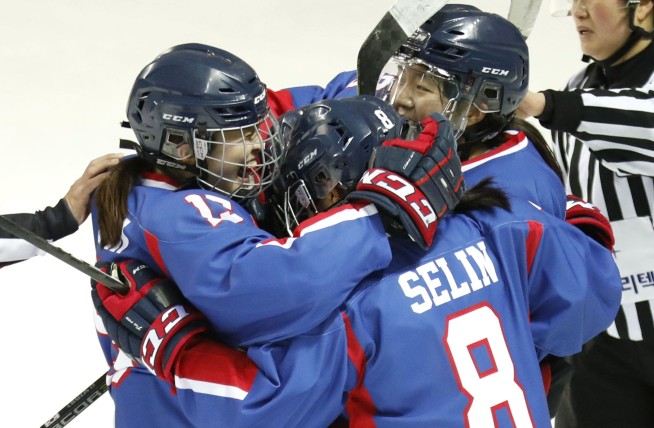 Koreas' combined women's hockey team debuts in friendly