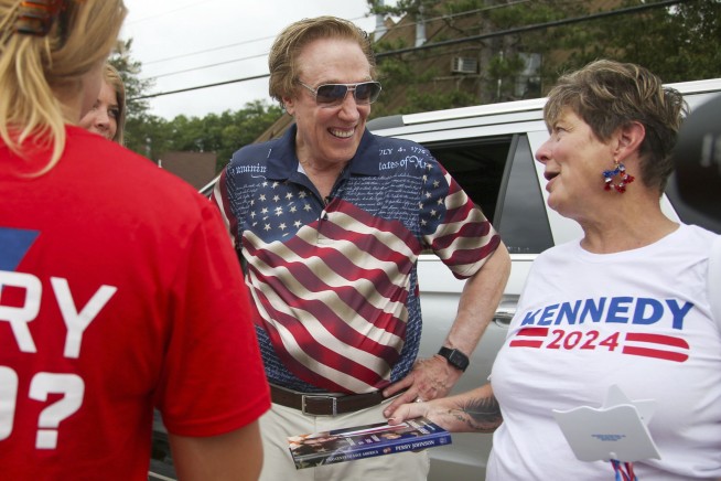 2024 GOP candidates desperate to make debate stage are finding creative ways to boost donor numbers