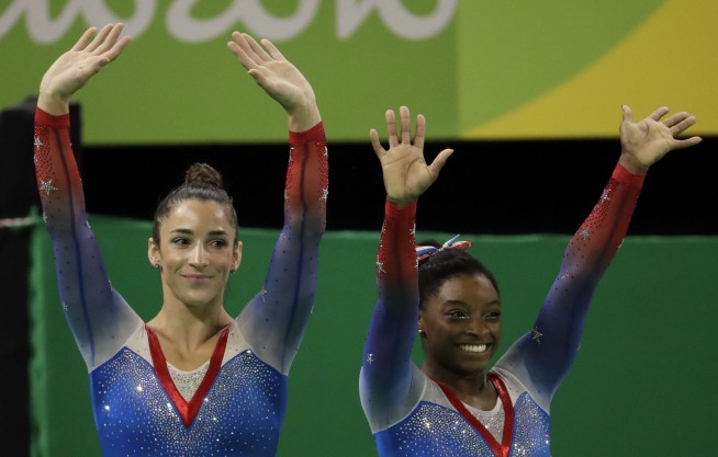 Biles wins floor exercise for record-tying 4th Olympic gold