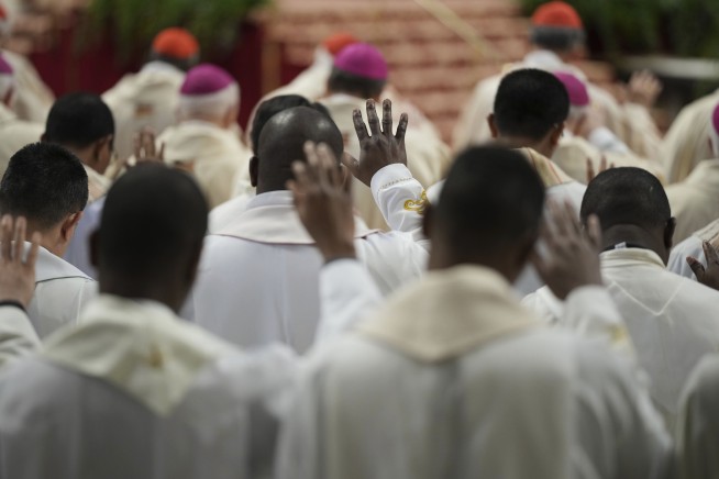 A recovering Pope Francis visits Rome prison to keep annual Holy Week appointment