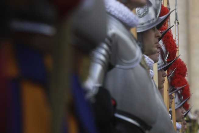 Pope on Easter: cling to faith amid wars and hatred