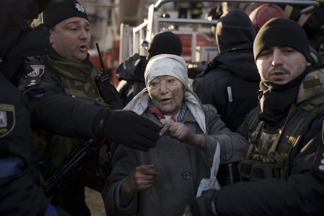 Ukraine sees room for compromise, as 20,000 escape Mariupol