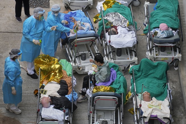 'No-COVID' policy drags on Hong Kong economy as cases surge