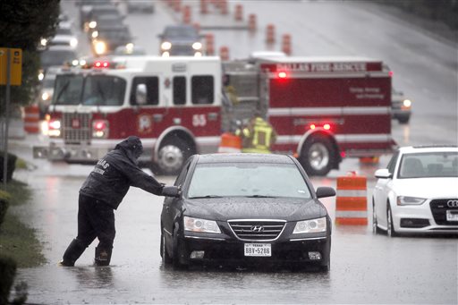 Storms pound Texas as it waits for remnants of Patricia