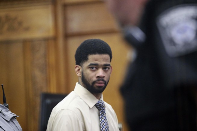 Swift acquittal for former Milwaukee cop charged in shooting