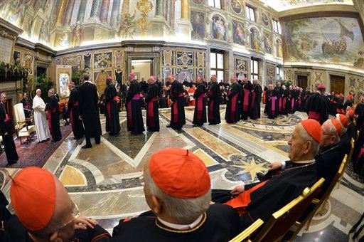 Pope Knocks Vatican's 'Spiritual Alzheimer's'