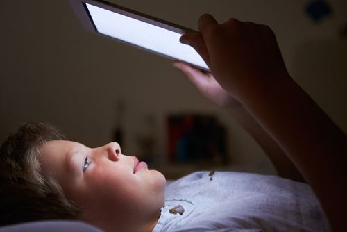 Screens Mess With Our Sleep—Even If We Get 8 Hours