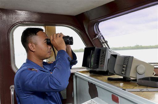 Smoke Spotted in Hunt for AirAsia Plane