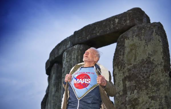 Buzz Aldrin Sends Message in Epic Stonehenge Pic