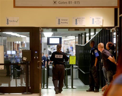 Man With Machete Shot at Airport in New Orleans