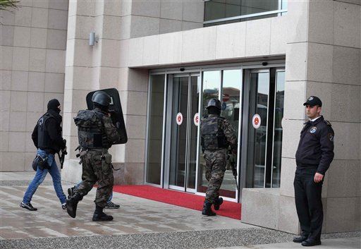 Hostage Prosecutor Dies After Istanbul Shootout