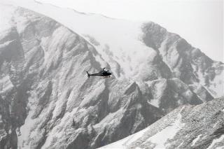 3 Dead, 7 Missing After Avalanche Near Plane Crash