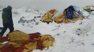 A Shaken Everest Sees Its 2nd Deadliest Day