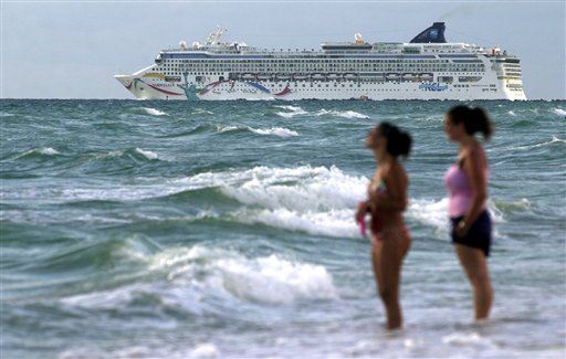 Cruise Ship Runs Aground Off Bermuda