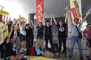 Hong Kong Dumps 'Bogus' Voting Plan