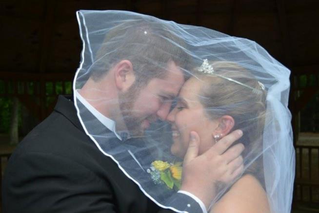 Bride Loses Memory, Hubby Throws Wedding 'Round 2'