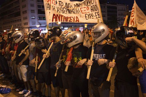 Greeks Riot After Bailout Plan Passed