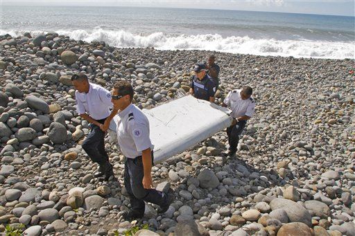 Professor's Year-Old Prediction: MH370 Debris Could Reach Island