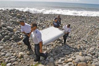 Professor's Year-Old Prediction: MH370 Debris Could Reach Island