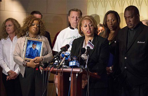 Grieving Moms Sue Suburbs Over Chicago Gun Violence