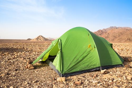 Unpaid UN Intern Has to Live in a Tent