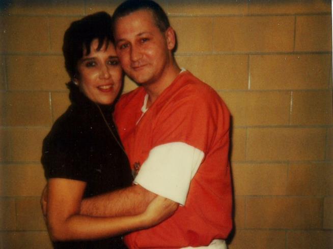 This Woman Left Her Family to Marry Man on Death Row