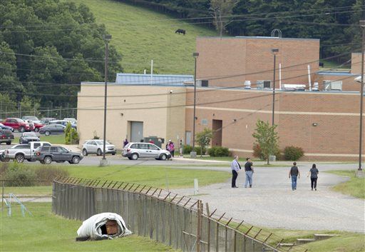 Teen Takes 29 Students, Teacher Hostage
