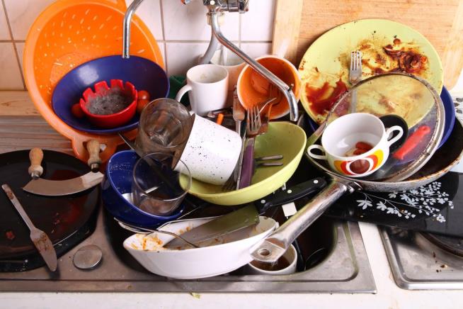 Doing Dishes Relieves Stress— If You Do It Right