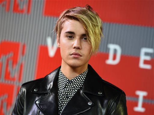 Justin Bieber Pissed (but Not Really) About Nude Photos