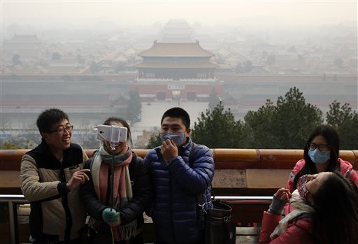 Beijing Issues First-Ever Red Alert for Smog
