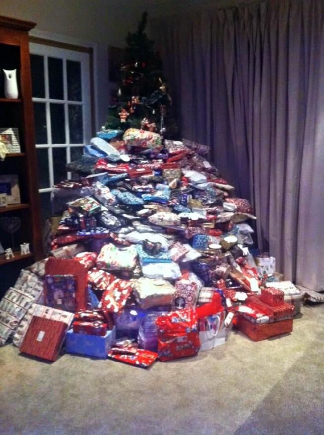 Mom Buys Kids 300 Christmas Gifts, Takes Lots of Flak