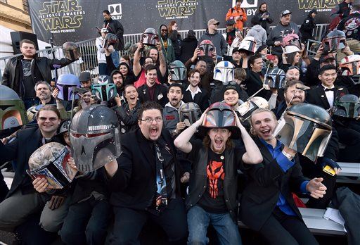 Fans Wowed by Force Awakens