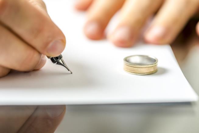 Court to NH Couple: You Can't Undo Divorce