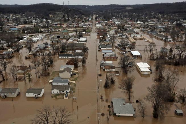 Rare Winter Flood Kills at Least 18 in Missouri, Illinois