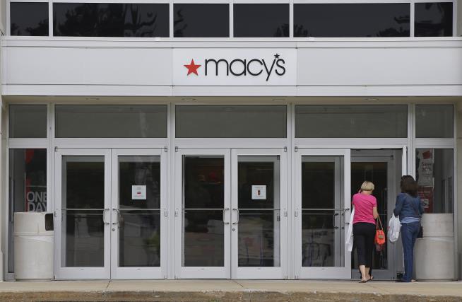 Reeling From Dismal Holidays, Macy's Slashes 4.8K Jobs