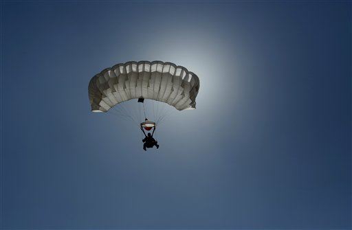 Ex-Marine Dies in Unexplained Parachuting Accident