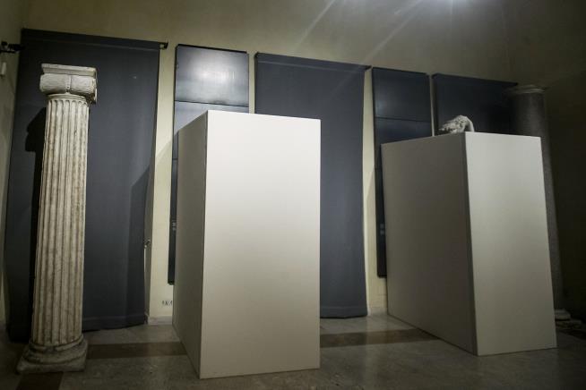 Italy Covers Its Marble Genitals for Iranian President