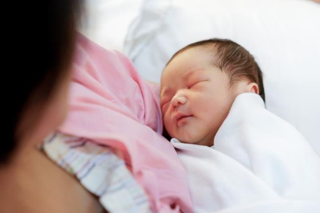 A Simple Swipe Could Benefit C-Section Babies