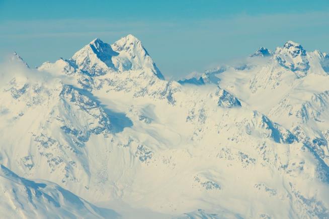 'Massive' Avalanche Kills 5 Skiers in Austrian Alps